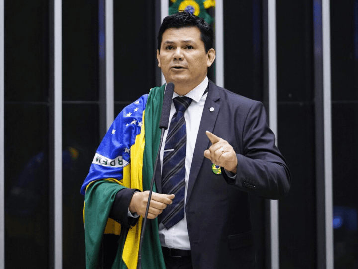 MPE pede impugnação de candidatura de Gilvan da Federal no ES