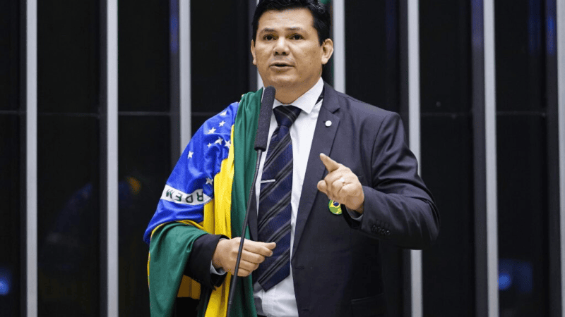MPE pede impugnação de candidatura de Gilvan da Federal no ES