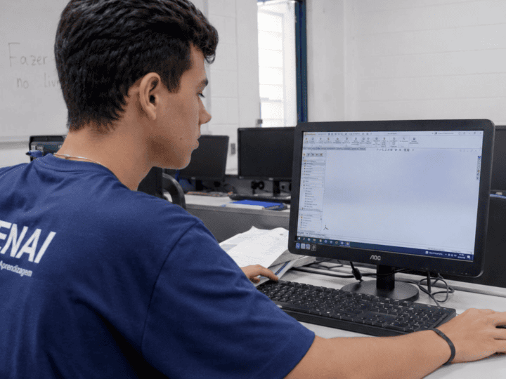 Senai oferece cursos técnicos gratuitos com auxílio de até R$ 858
