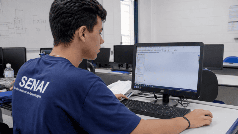 Senai oferece cursos técnicos gratuitos com auxílio de até R$ 858