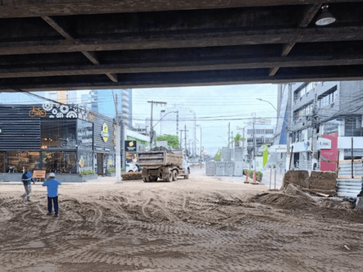Trânsito é liberado na Avenida Champagnat, em Vila Velha