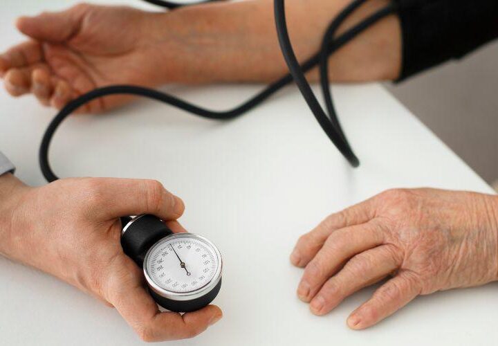 Saúde emocional entra na rotina de cuidados contra pressão alta e diabetes em Vila Velha