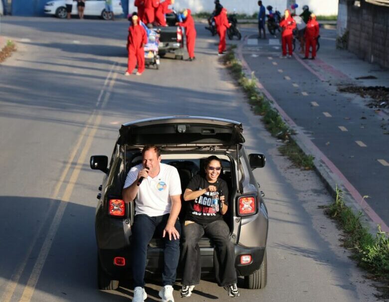 Carreata de Dr. Victor e Carol Caldeira movimenta a Região 5 de Vila Velha