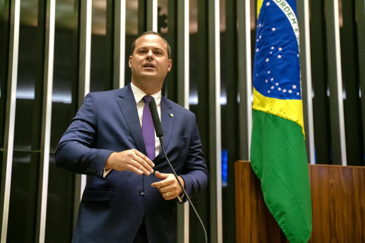 Projeto de Dr. Victor busca encurtar espera por tratamento contra o câncer no SUS