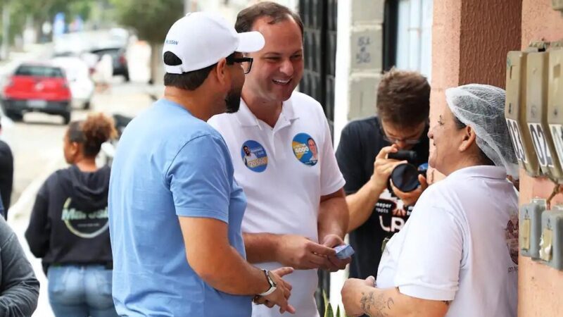 Na reta final, Dr. Victor intensifica caminhada e conversa olho no olho