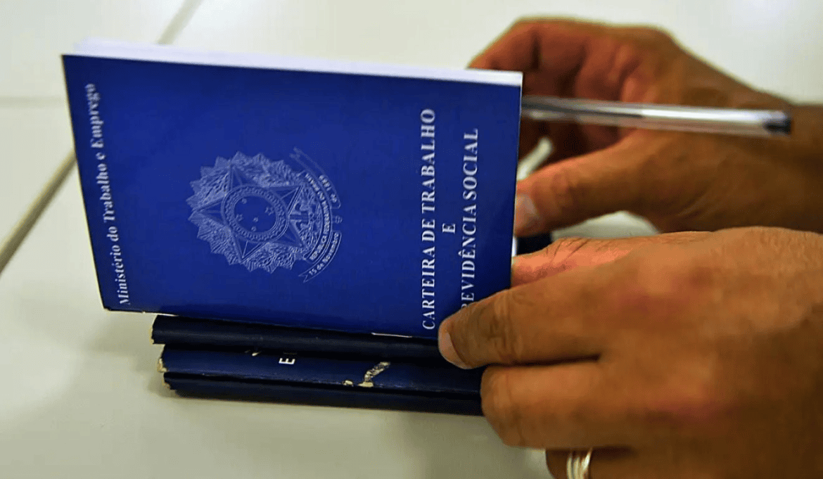 Cariacica abre 1.895 vagas de emprego; veja como se candidatar