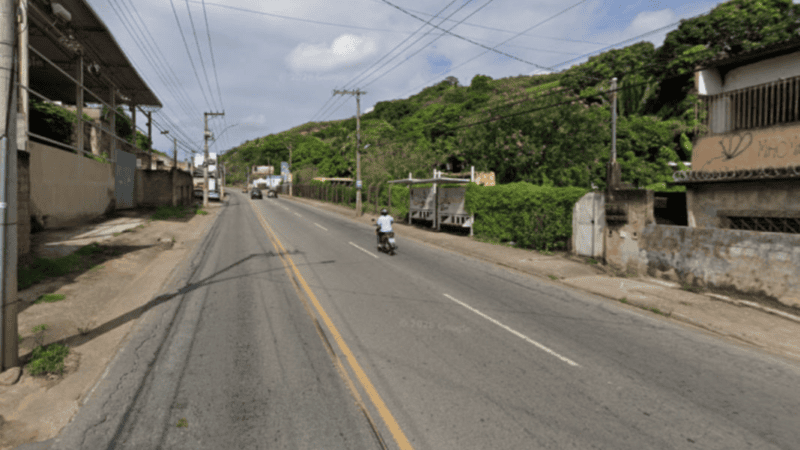 Ponto de ônibus é desativado em avenida de Cachoeiro