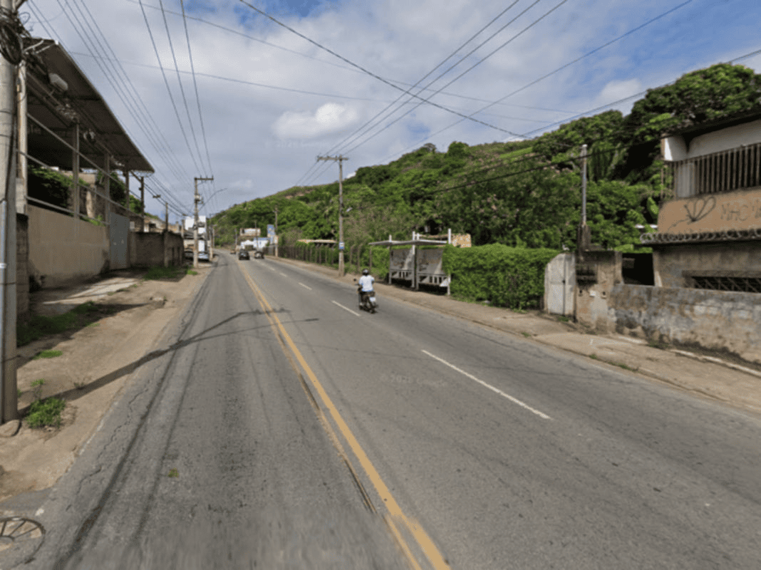 Ponto de ônibus é desativado em avenida de Cachoeiro