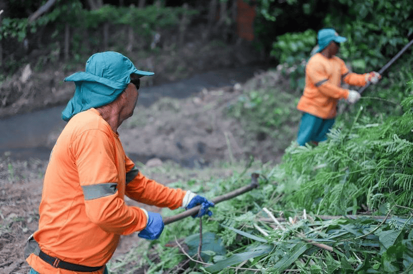 Serra reforça limpeza de canais para reduzir risco de alagamentos