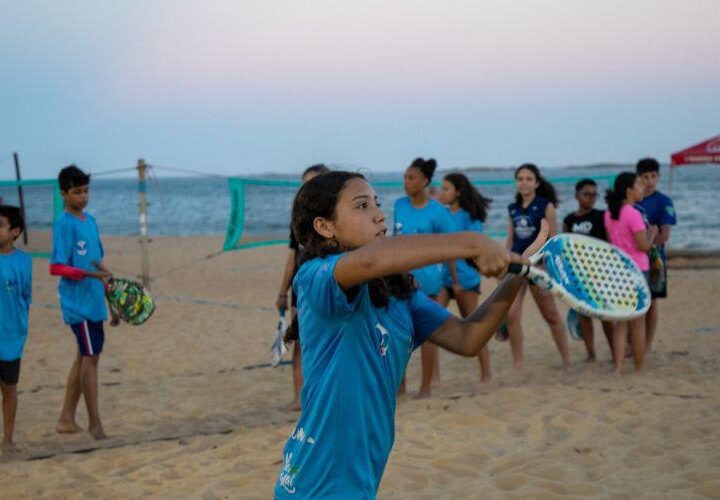 Vila Velha oferece 240 vagas gratuitas em escolinha de esportes na Praia de Itaparica