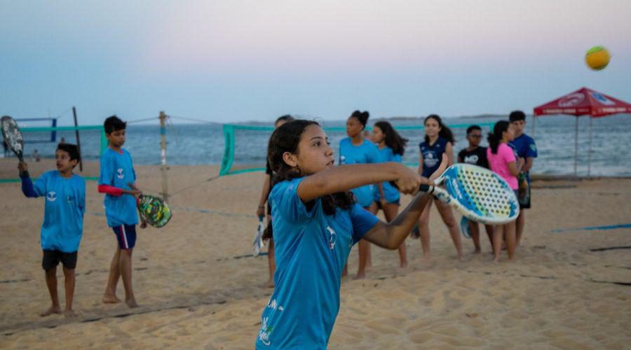 Vila Velha oferece 240 vagas gratuitas em escolinha de esportes na Praia de Itaparica