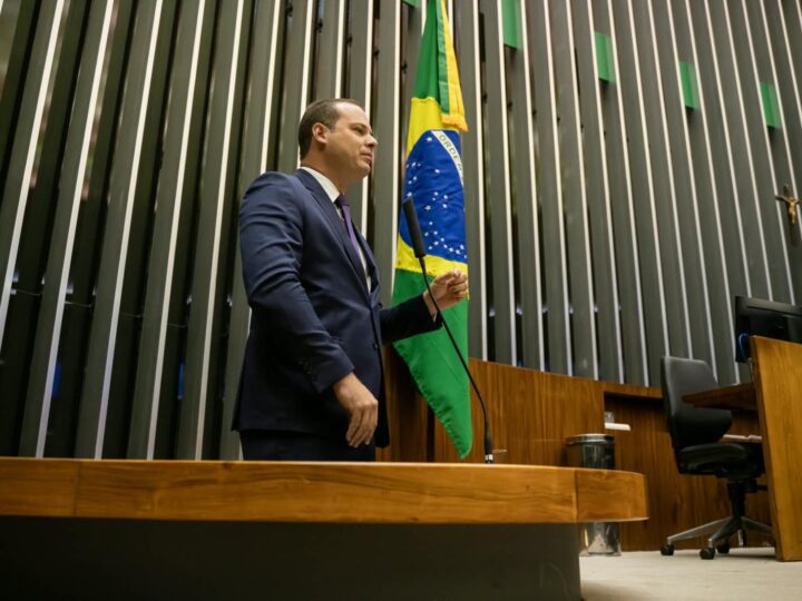 Dr. Victor reúne atuação na Câmara Federal e próximos passos em 12 compromissos
