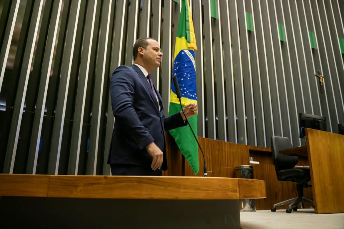 Dr. Victor reúne atuação na Câmara Federal e próximos passos em 12 compromissos