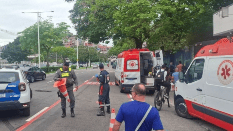 Estudante é atropelada por moto e fica em estado grave na Beira-Mar em Vitória