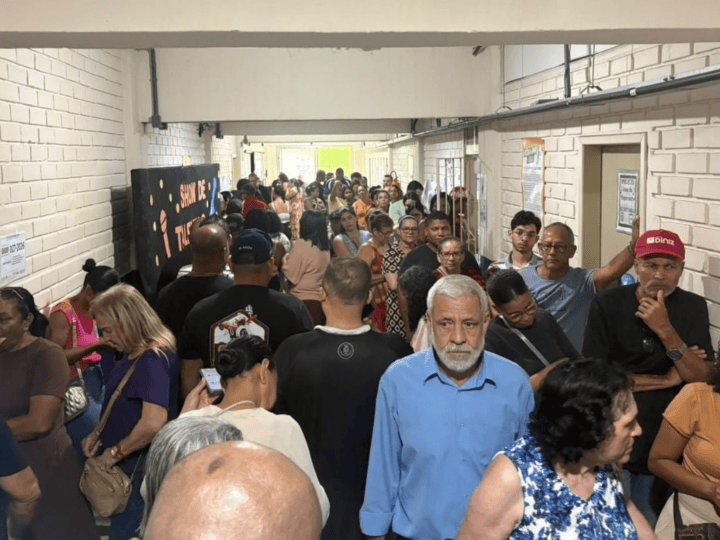 Filas para votar passam de 40 minutos na Grande Vitória