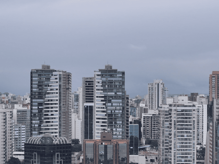Inmet alerta para tempestade em 54 cidades do ES nesta sexta-feira