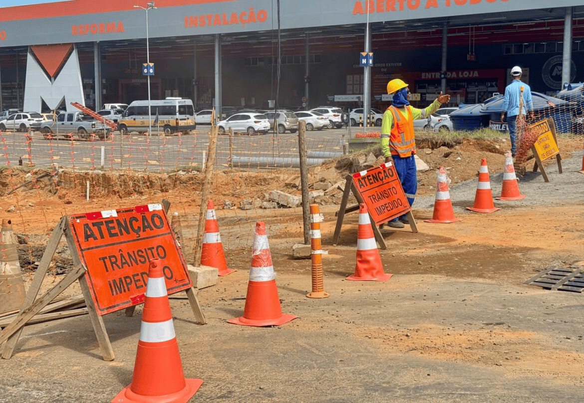 Interdição na Avenida Mário Gurgel altera trânsito em Cariacica
