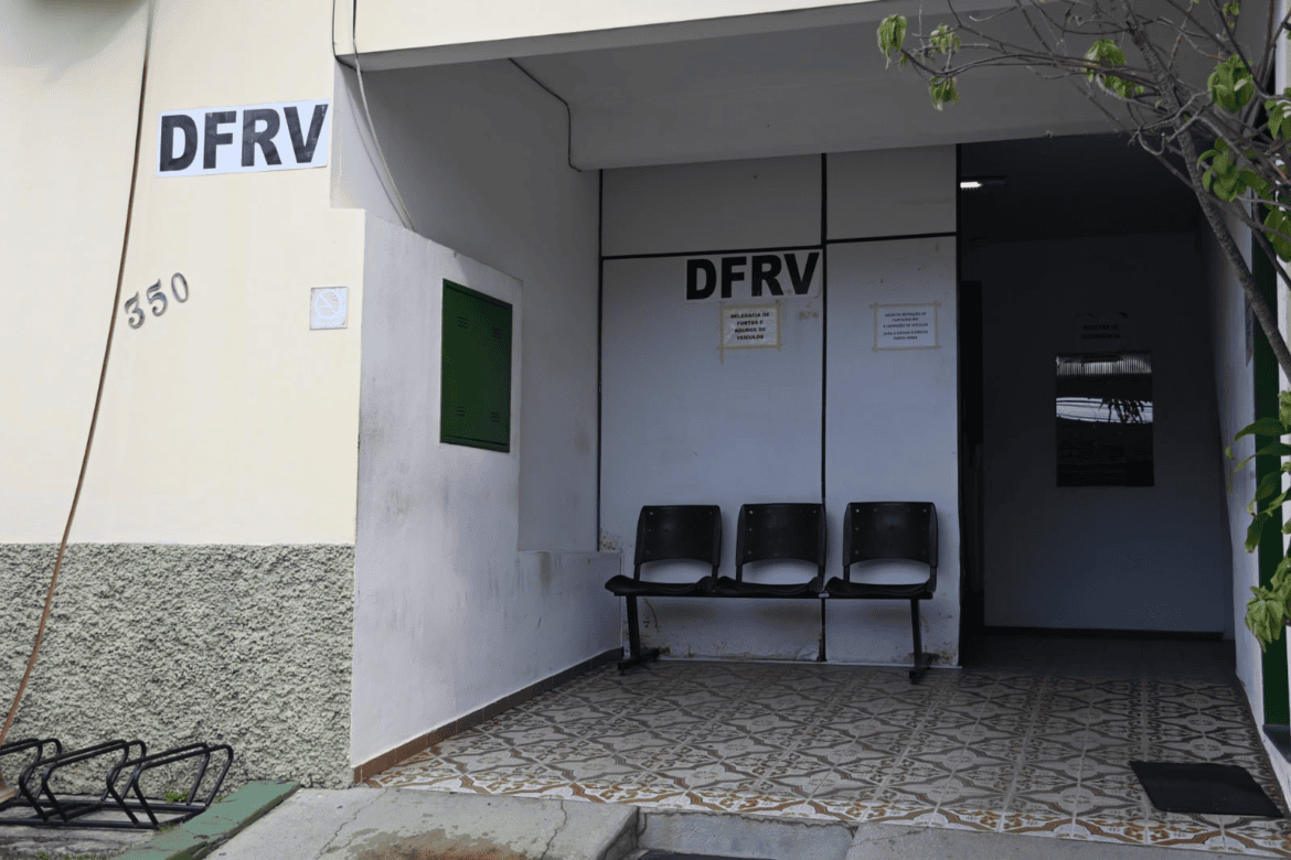 Motorista de aplicativo é agredido durante assalto na Serra