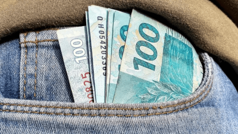 Segunda parcela do 13º salário será antecipada em 2026