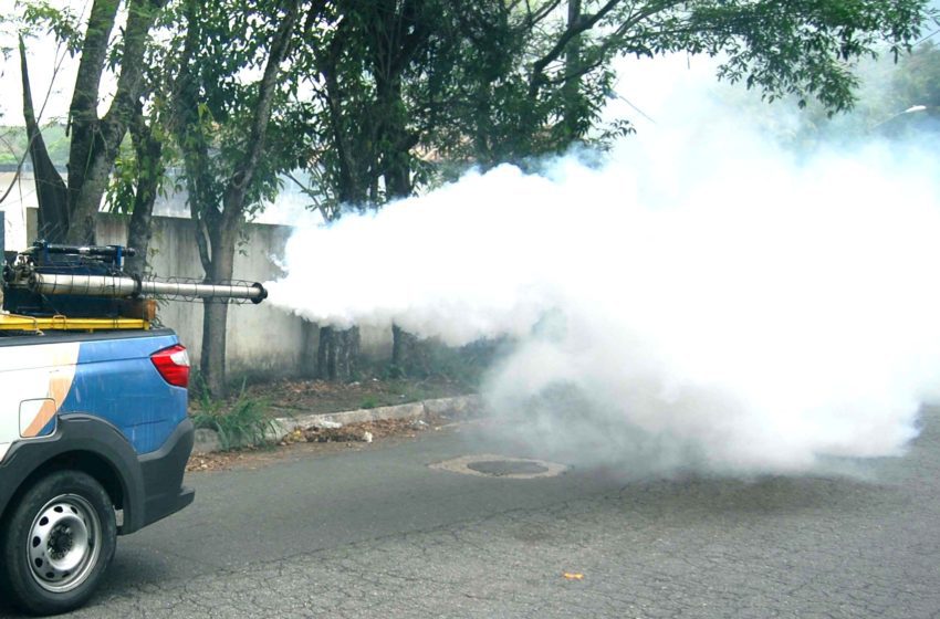 Serviço de combate à dengue em 30 bairros nesta semana, confira o itinerário do fumacê