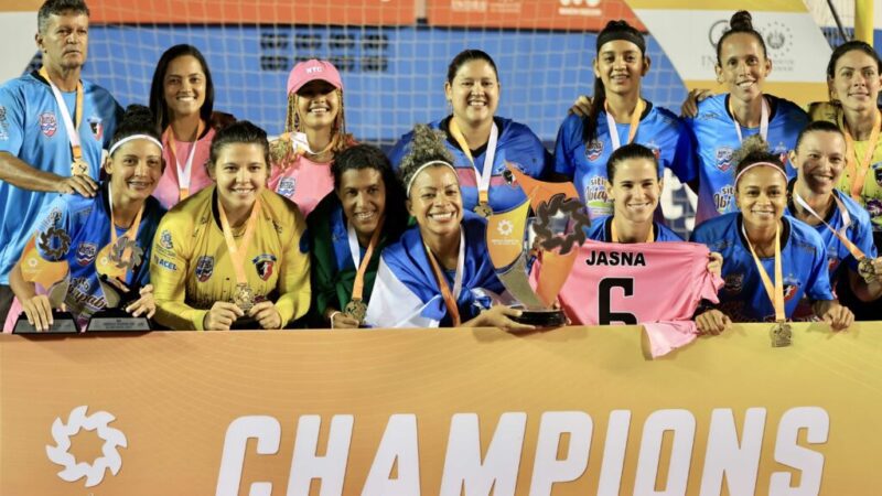 Meninas de São Pedro são campeãs da América no futebol de areia