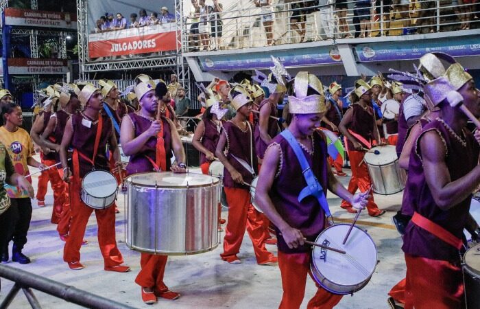 Carnaval 2023: escolas do Grupo B encerram desfiles com emoção e criatividade