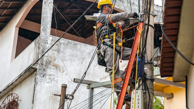 Mais segurança, economia e luz com novas luminárias na capital