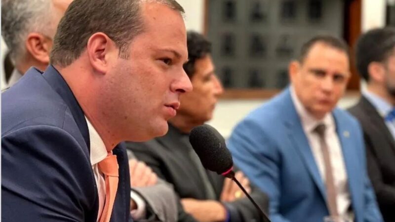 Deputado capixaba apresenta requerimento a ministérios sobre ataques a escolas