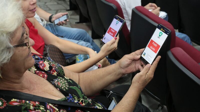 Botão de pânico: diretores de escolas de Cariacica fazem treinamento para utilizar o sistema