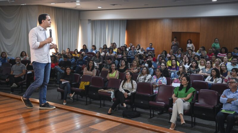 Nenhum estudante a menos: Secretaria de Educação assina pacto pela aprendizagem