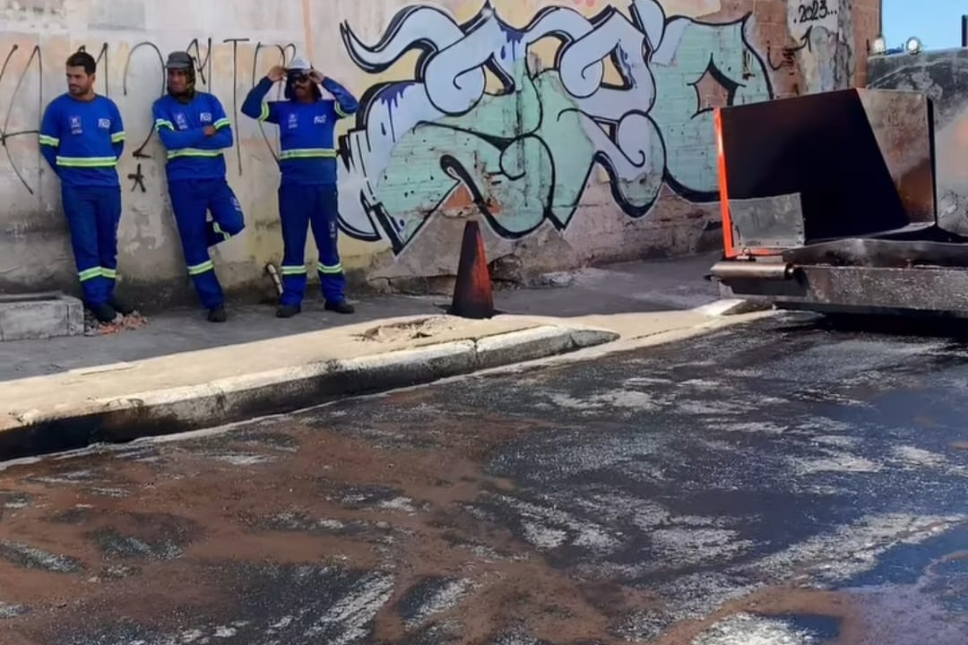 Programa Asfalto Novo dá início ao recapeamento da rua São Paulo, em Itapuã