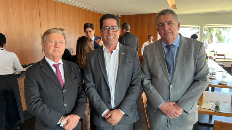 Encontro de deputados com presidentes dos Tribunais de Justiça e Regional Eleitoral do Estado