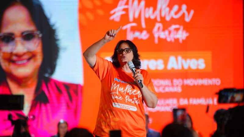 Senadora Damares Alves lidera lançamento da campanha de filiação do movimento ‘Mulher, tome partido’ em Vitória