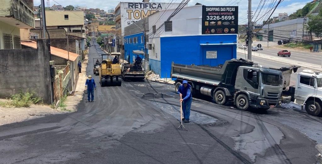 Pavimentação asfáltica chega à Rua de Vila Prudêncio