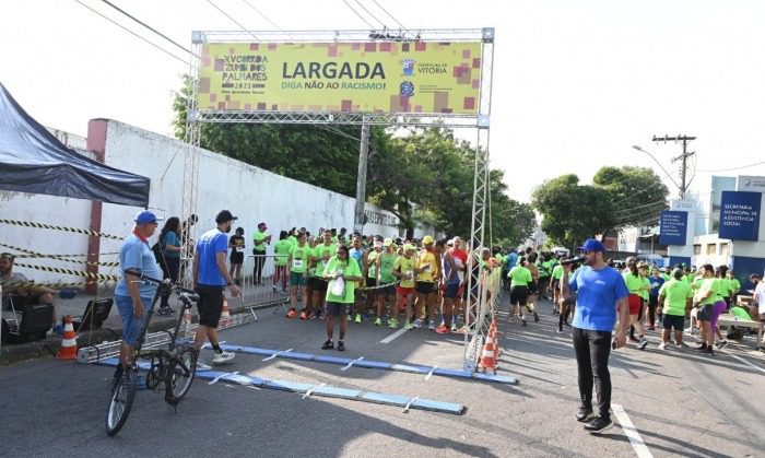 Ruas da Capital são Invadidas pela Corrida Zumbi dos Palmares