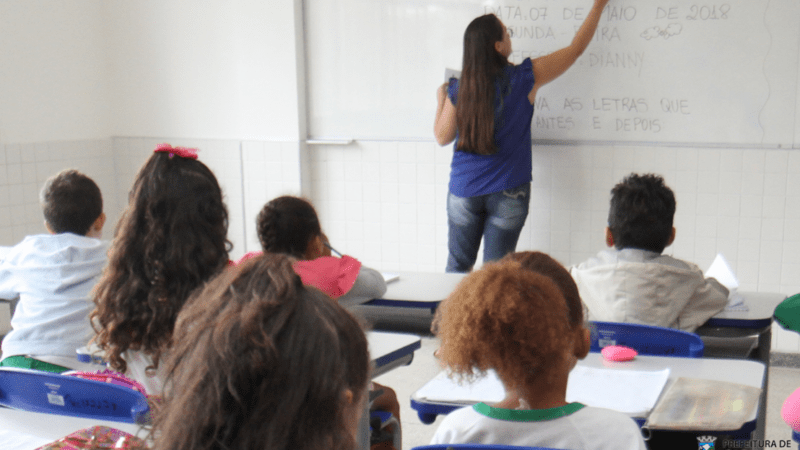 Educação divulga resultado parcial da seleção temporária de professores: acompanhe o processo aqui