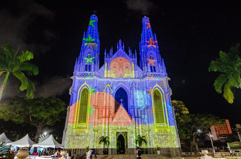 Espetáculo Natalino: Catedral de Vitória Receberá Projeções Festivas e da Beleza Local