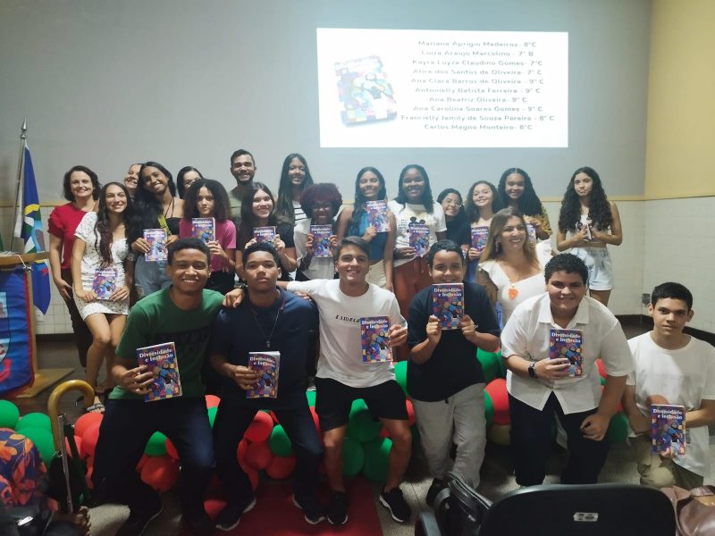 Estudantes lançam livros que celebram a diversidade e a inclusão