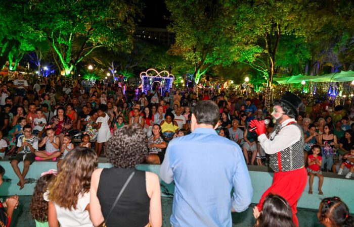 Parque Moscoso se ilumina: Abertura do Natal é marcada por brilho e alegria