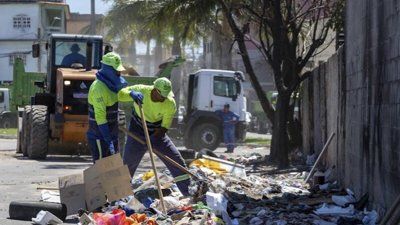 Prefeitura de Vila Velha intensifica limpeza de pontos de descarte irregular