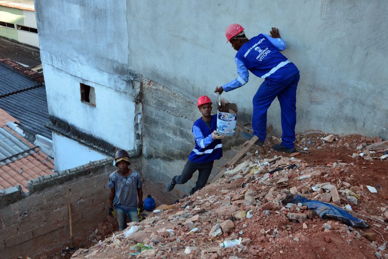 Chuvas: Vitória investe em obras de drenagem e encostas