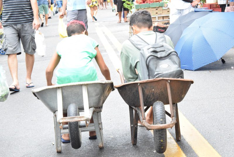 Risco social: pessoas em situação de rua relatam trabalho na infância