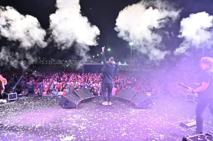 Arena de Verão: público lota Camburi para primeiros shows