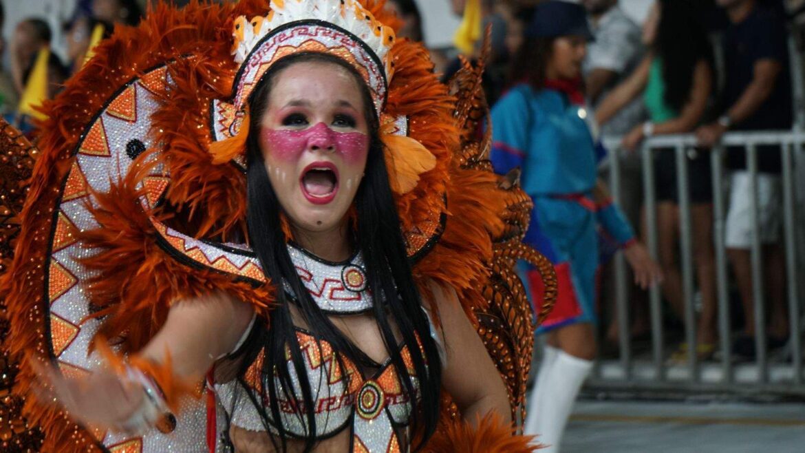Liga decide nesta terça sobre Desfile das Campeãs do Carnaval de Vitória