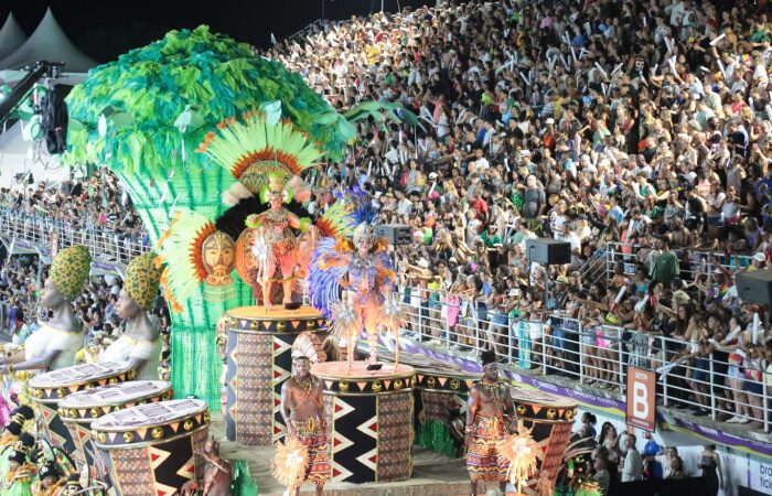 Carnaval 2024: público lota e anima as arquibancadas do Sambão