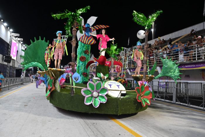Carnaval 2024: Tradição Serrana entrou na avenida enaltecendo a diversidade
