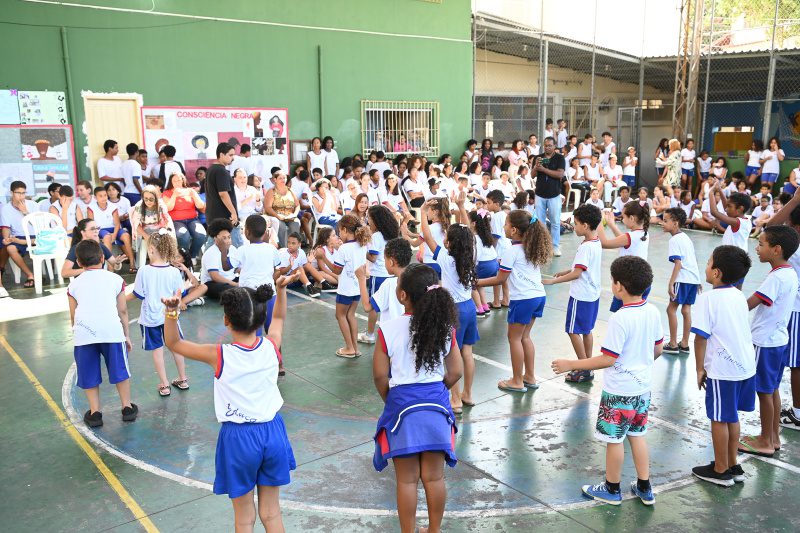 Prefeitura convoca 159 professores para atuar na Educação Especial de Vitória