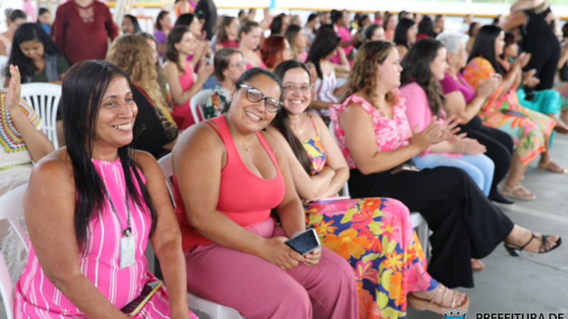 Servidoras da Prefeitura de Cariacica ganham café da tarde especial para comemorar o Dia Internacional da Mulher