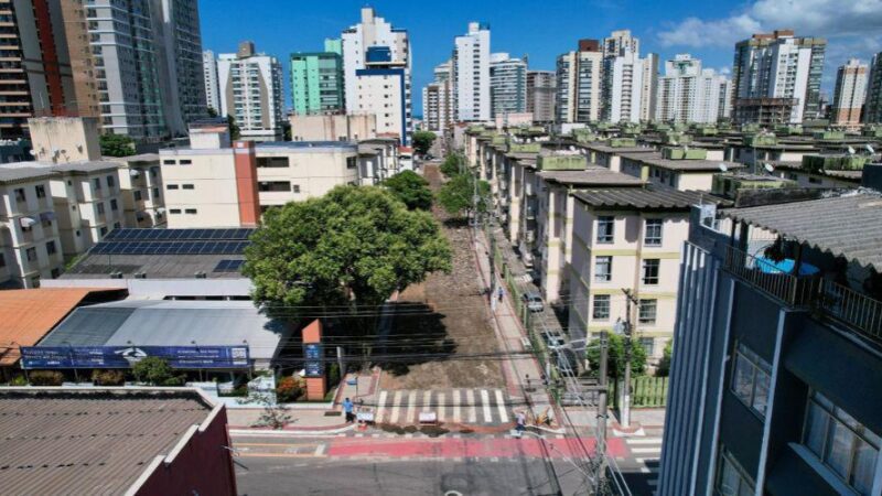 Rua Curitiba, em Itapuã, passa por reconstrução de drenagem e nova pavimentação