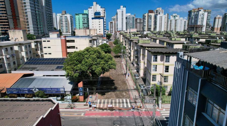 Rua Curitiba, em Itapuã, passa por reconstrução de drenagem e nova pavimentação